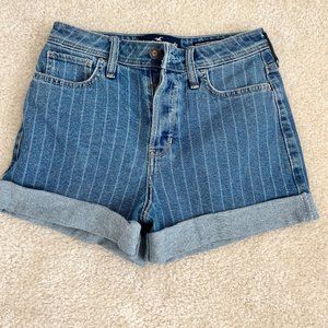 Hollister ultra high-rise mom short: size 5 (27")